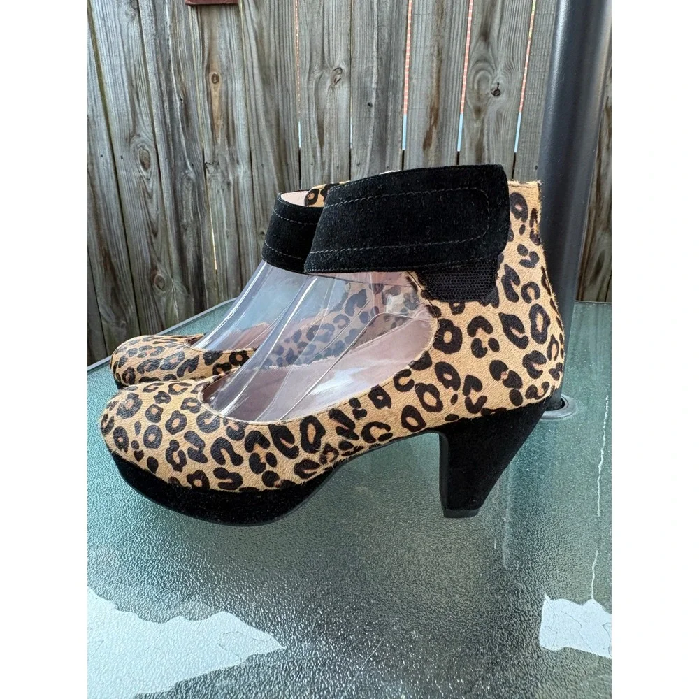Sacha London Leopard Calf Hair Ankle Strap Platform Pumps Heels Womens 8